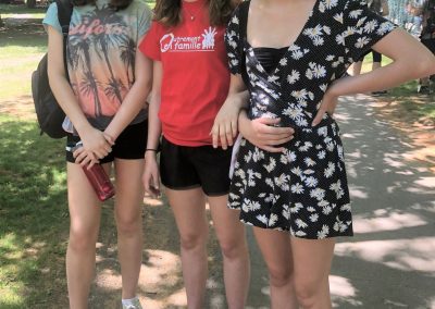 Foulée des Parcs 2019 Bénévoles en Fin de Course 3 jeunes filles verticales